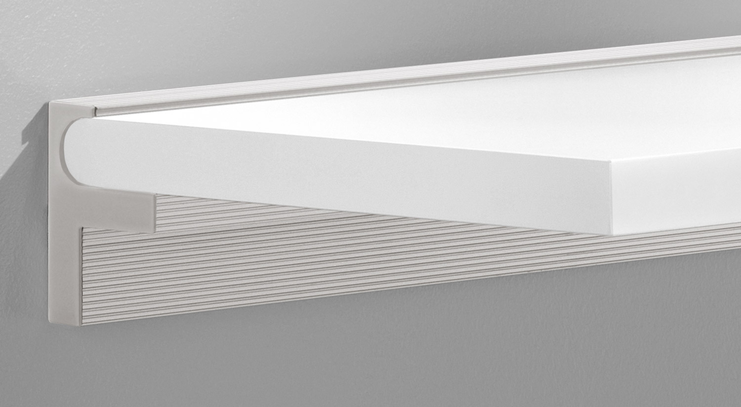 Shelf supports - CUBE-25 shelf supports with SUMO white shelf board