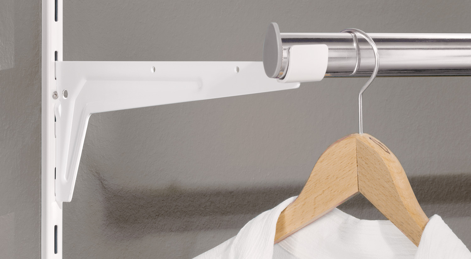 Crémaillère et console - Rail d'étagère P-SLOT avec tringles à vêtements console