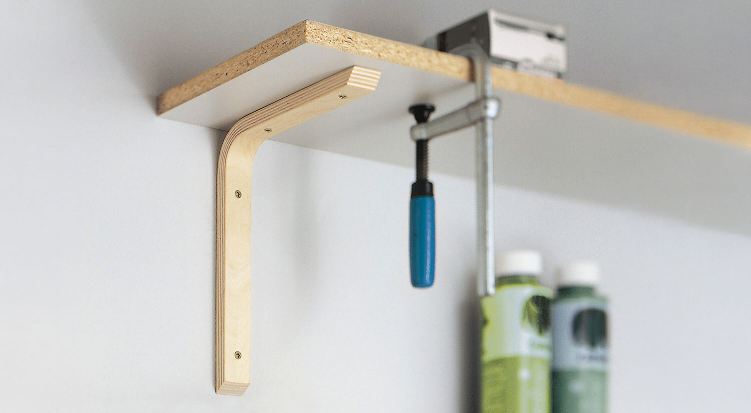 Équerre bois - THOR en contreplaqué naturel avec tablette comme planche de rangement