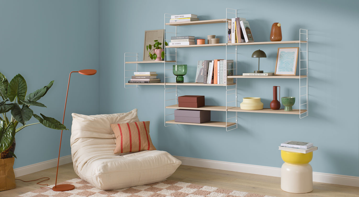 Étagère murale suspendue STEP - Étagère suspendue chêne/blanc dans le séjour