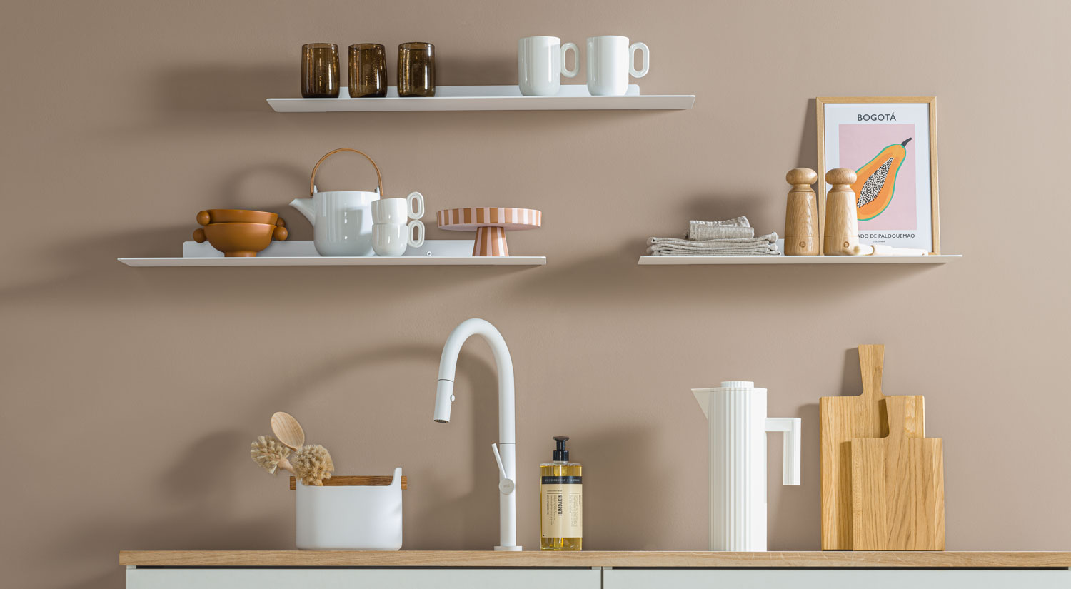 Étagère murale en métal - KATANA etagere murale blanche dans la cuisine