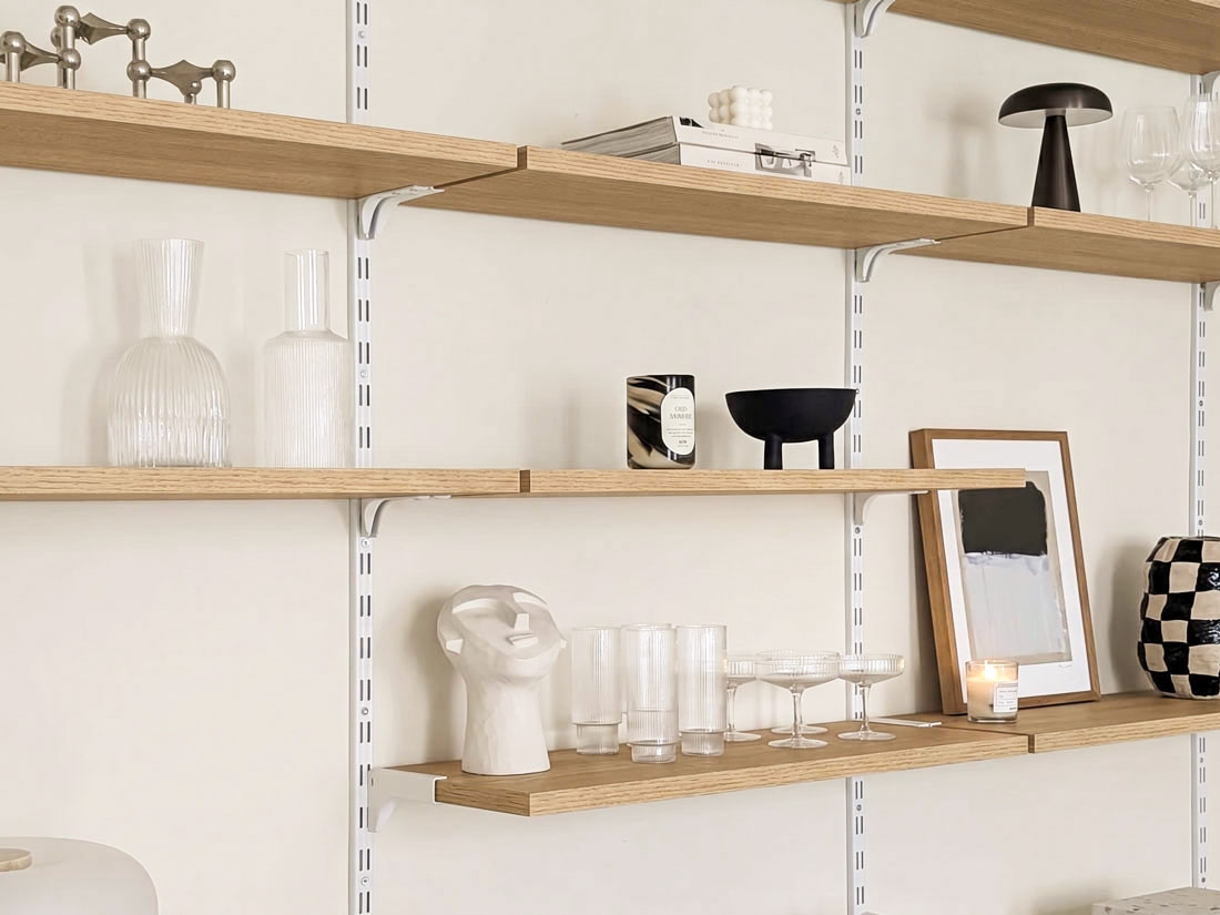 ON-WALL L-203 Shelving System | 163x200x52 cm