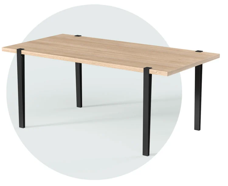 Plateau de table en chêne avec pieds de table noirs à visser