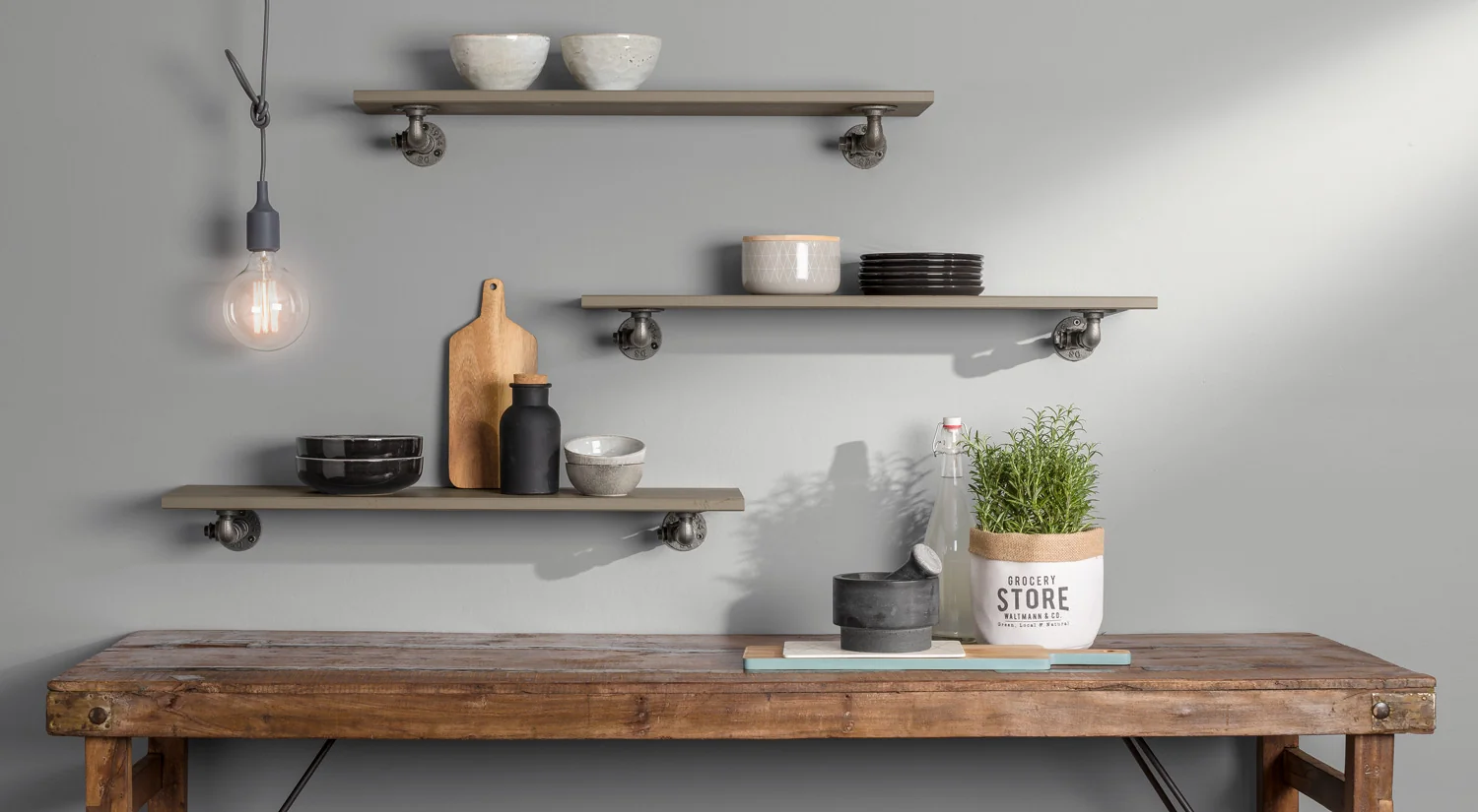 Planche étagère - Etagère VINTAGE grise avec console métallique CAST dans la cuisine