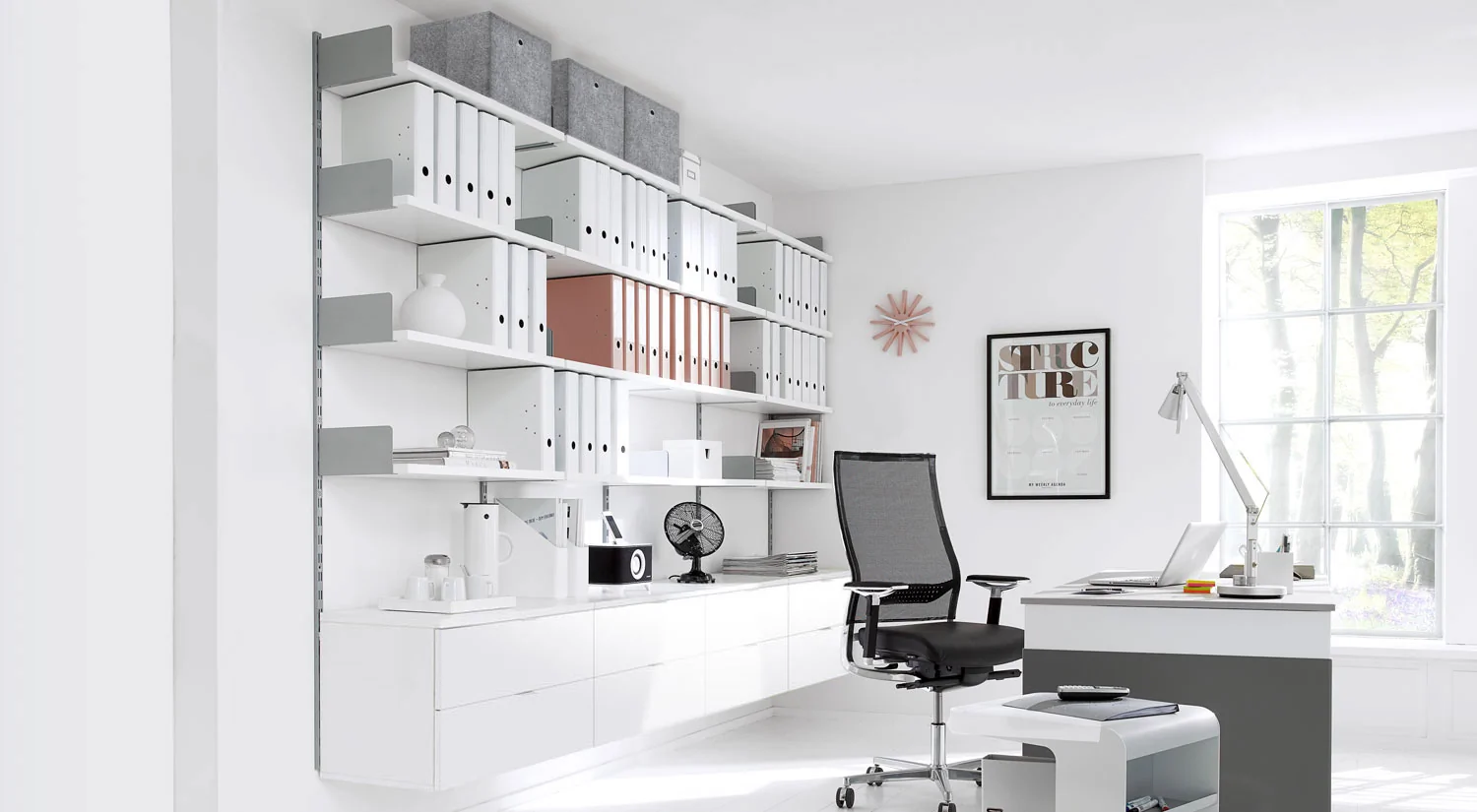 Bureau étagère modulable - ON-WALL dans le bureau