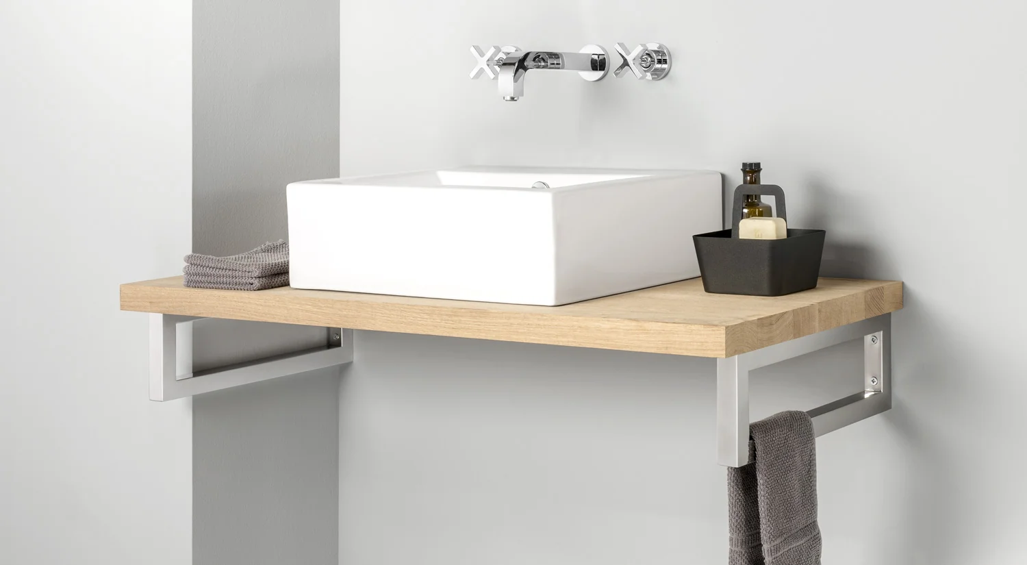 Badezimmer Regal - FUERTE Wandkonsole Metall für Waschtisch im Bad