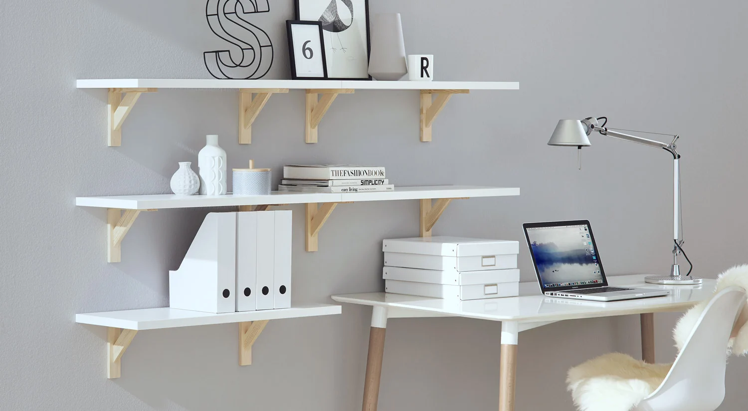 Regal nach Maß - BOARD+COUNTRY als Wandregal im Arbeitszimmer
