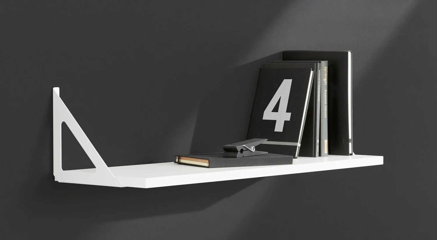 Wandboard nach Maß - BOARD+TRI weiß in der Küche