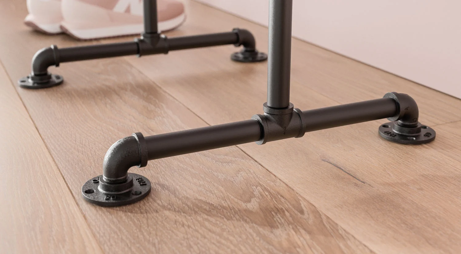 Kleiderstangensystem PIPE - Kleiderständer aus Metall Detail der Füße