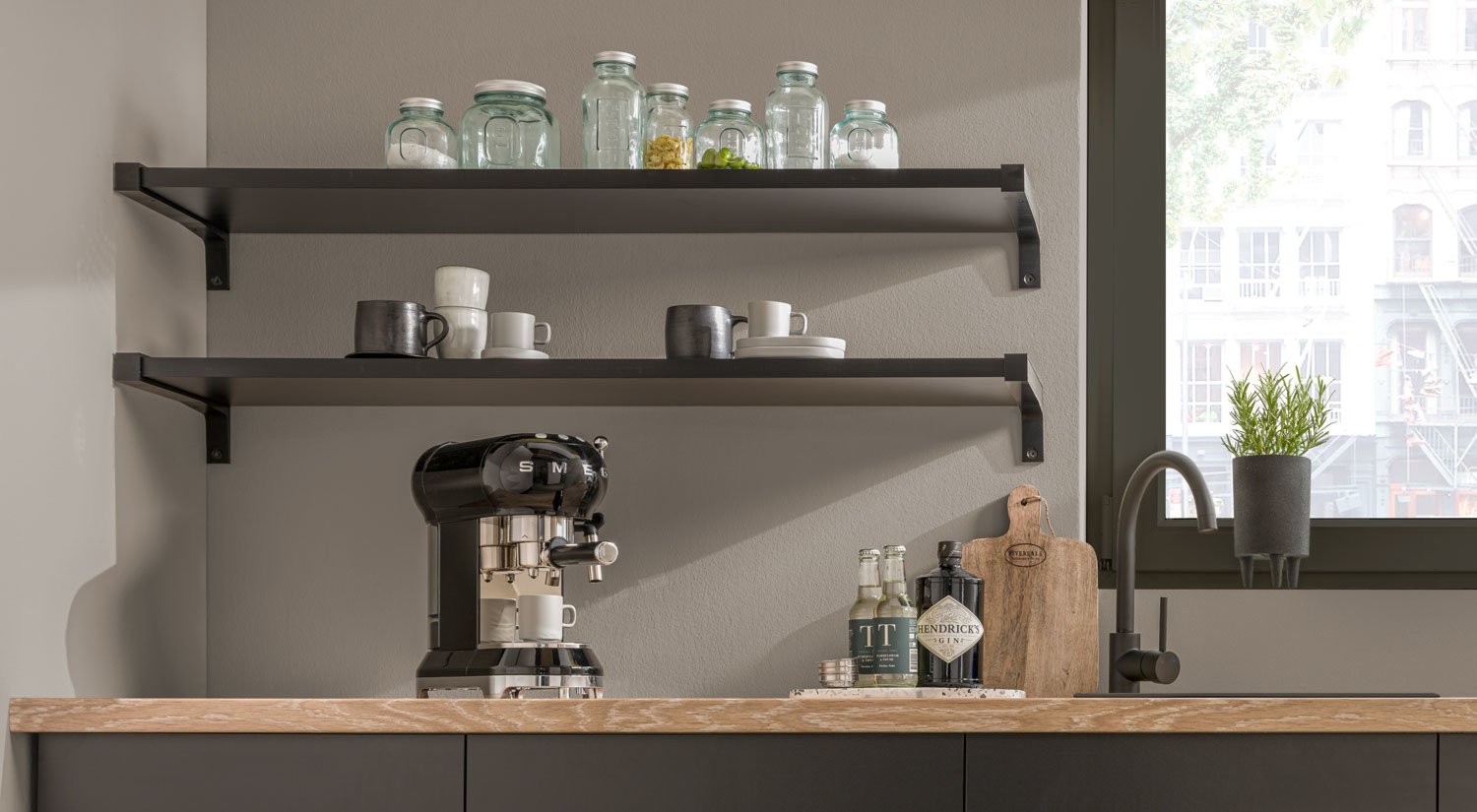 Wandregal in schwarz – online kaufen | REGALRAUM